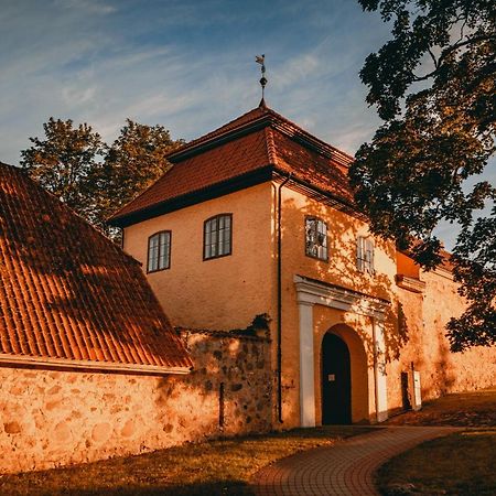 Slokenbekas Muiza Hotel Milzkalne Luaran gambar