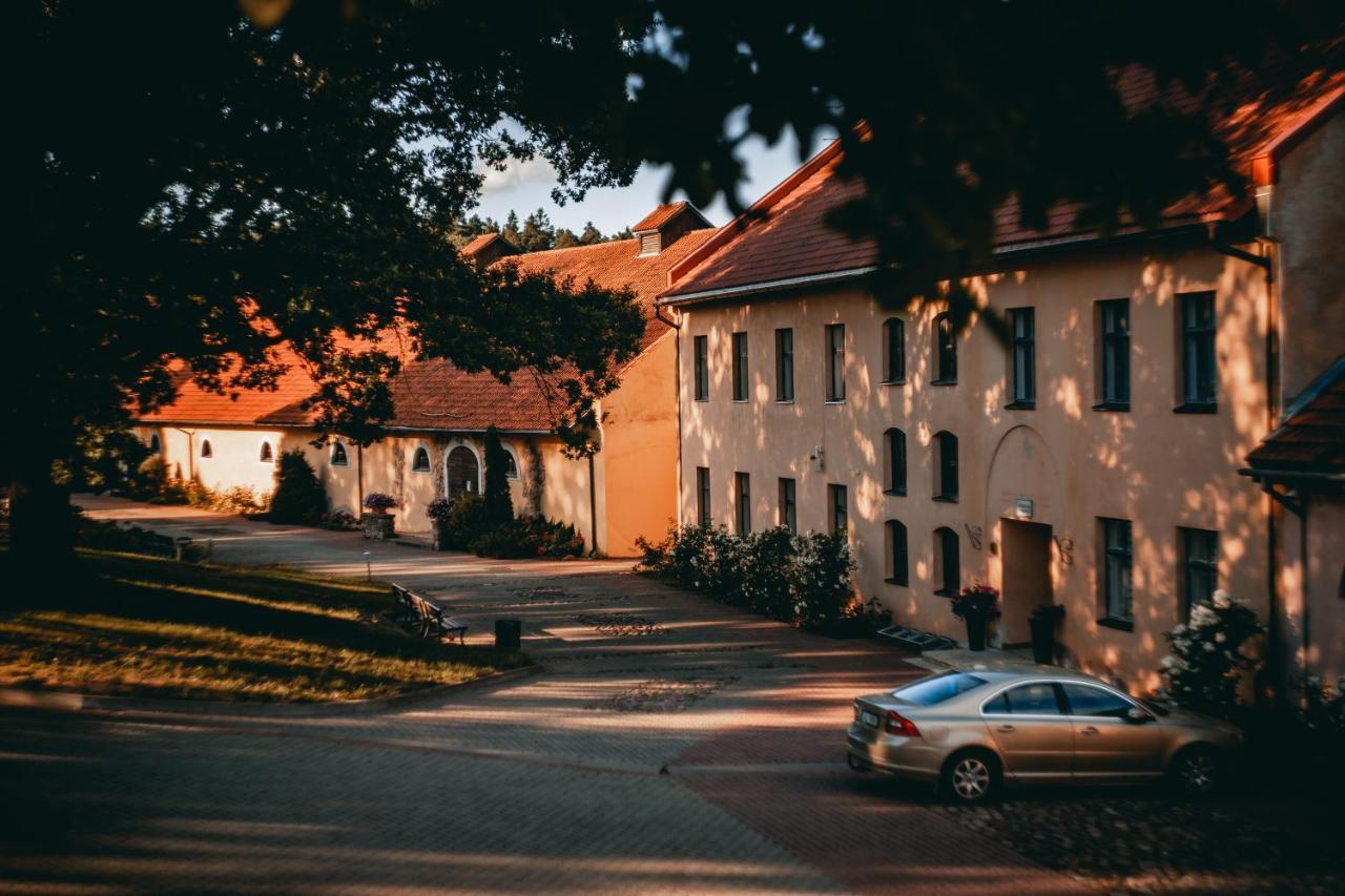 Slokenbekas Muiza Hotel Milzkalne Luaran gambar
